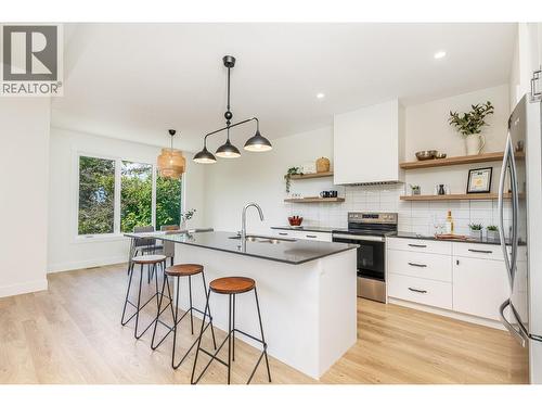 111 20 Street Se, Salmon Arm, BC - Indoor Photo Showing Kitchen With Upgraded Kitchen