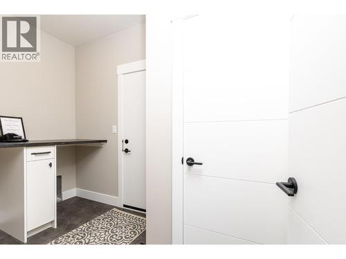 111 20 Street Se, Salmon Arm, BC - Indoor Photo Showing Other Room