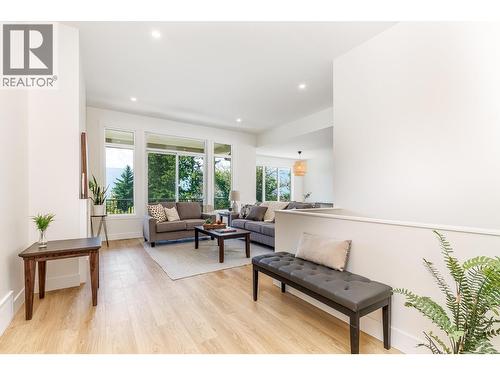 111 20 Street Se, Salmon Arm, BC - Indoor