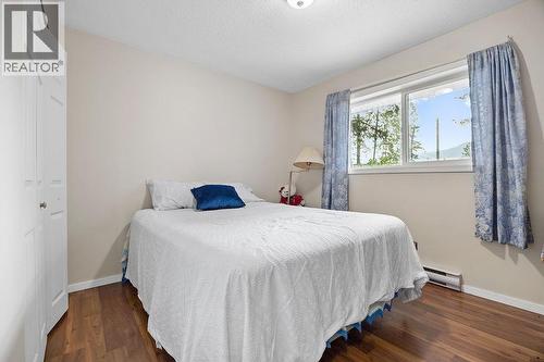 2429 Salmon River Road, Salmon Arm, BC - Indoor Photo Showing Bedroom