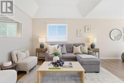 58 Stagemaster Crescent, Clarington (Courtice), ON - Indoor Photo Showing Living Room