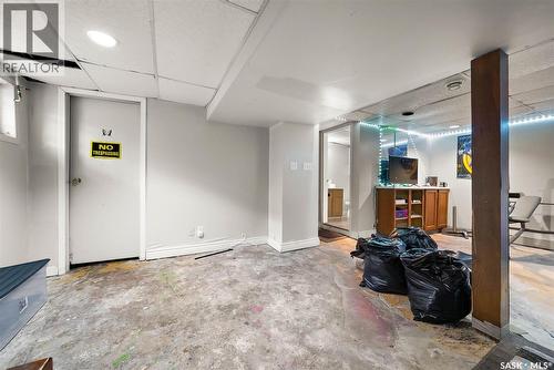 1400 Queen Street, Regina, SK - Indoor