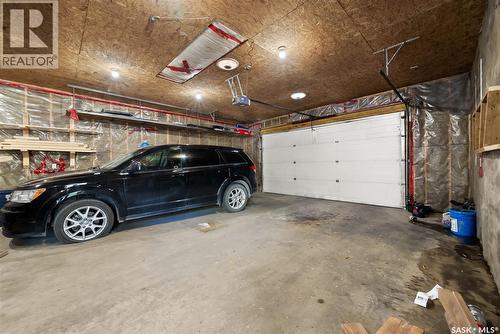 1400 Queen Street, Regina, SK - Indoor Photo Showing Garage
