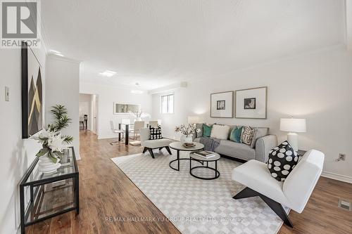 7137 Madiera Road, Mississauga, ON - Indoor Photo Showing Living Room