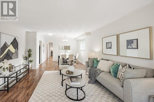 7137 Madiera Road, Mississauga, ON - Indoor Photo Showing Living Room