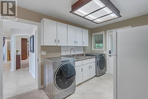 8 Lochside Drive, Hamilton, ON - Indoor Photo Showing Laundry Room