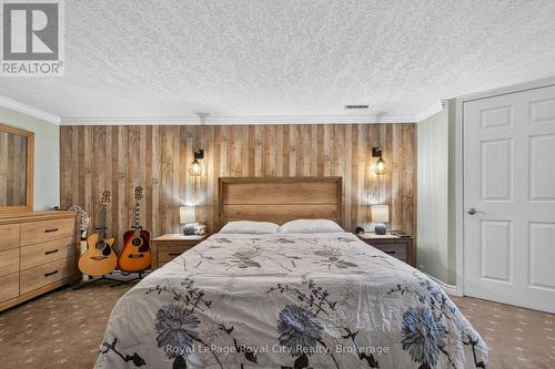 68 Sunset Boulevard, Cambridge, ON - Indoor Photo Showing Bedroom