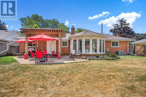 68 Sunset Boulevard, Cambridge, ON - Outdoor With Deck Patio Veranda