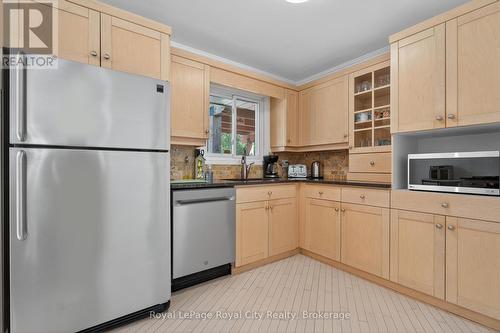 Kitchen - 68 Sunset Boulevard, Cambridge, ON - Indoor Photo Showing Kitchen