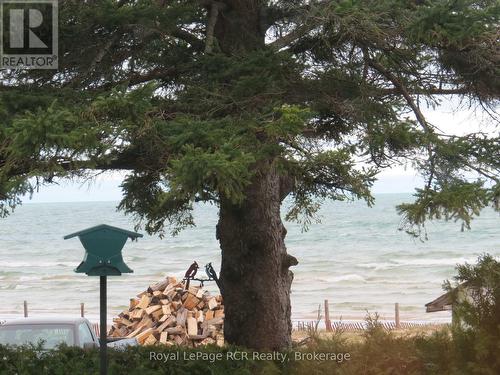 9 LAKESHORE BOULEVARD S  South Bruce Peninsula, ON N0H 2G0