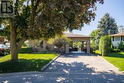 22 SANDY COVE CIRCLE  St. Catharines (Lakeshore), ON L2N 5Z4