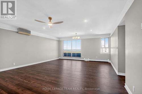 Massive great room/ Living /Dining combo - 2509/2510 - 515 St Laurent Boulevard, Ottawa, ON - Indoor