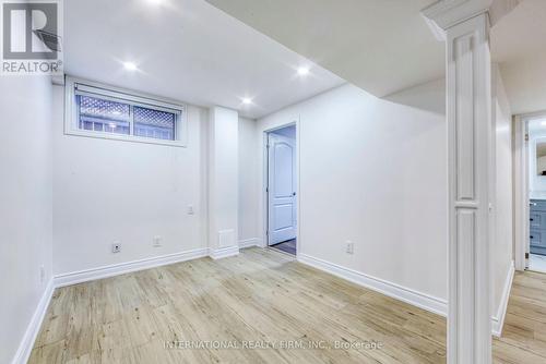 1051 Caven Street, Mississauga, ON - Indoor