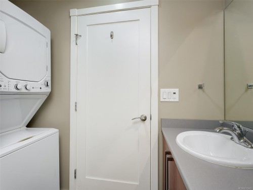 307-611 Brookside Rd, Colwood, BC - Indoor Photo Showing Other Room