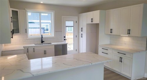 7072 Central Saanich Rd, Central Saanich, BC 