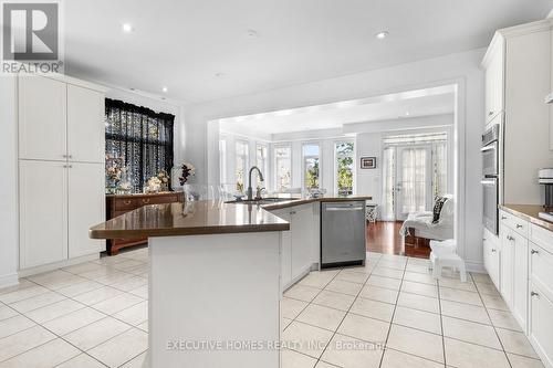 4131 Shipp Drive, Mississauga, ON - Indoor Photo Showing Kitchen