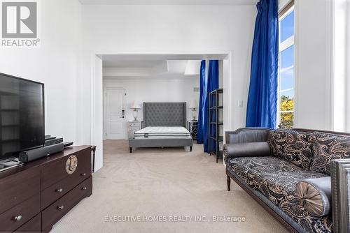 4131 Shipp Drive, Mississauga, ON - Indoor