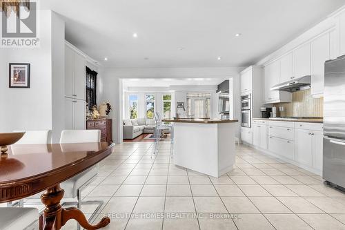 4131 Shipp Drive, Mississauga, ON - Indoor Photo Showing Kitchen With Upgraded Kitchen