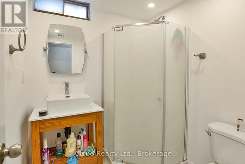 34 Kipling Place, Barrie, ON - Indoor Photo Showing Bathroom