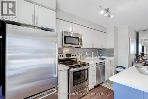 2114 - 155 Legion Road N, Toronto, ON - Indoor Photo Showing Kitchen With Upgraded Kitchen