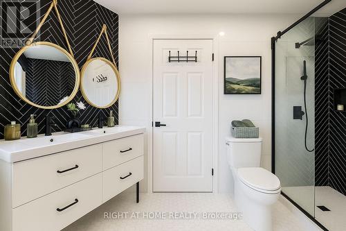 347 Zephyr Avenue, Ottawa, ON - Indoor Photo Showing Bathroom