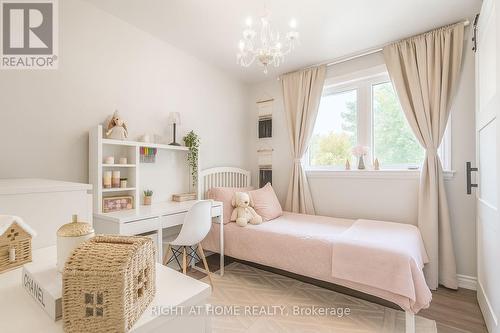 347 Zephyr Avenue, Ottawa, ON - Indoor Photo Showing Bedroom