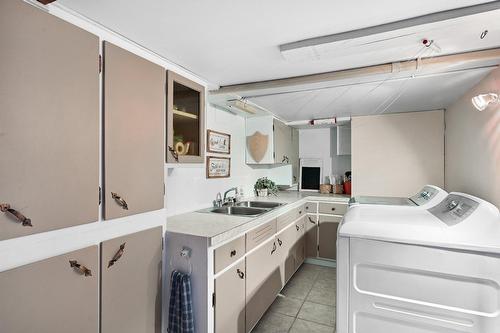 Laundry room - 414 Boul. D'Iberville, Saint-Jean-Sur-Richelieu, QC - Indoor Photo Showing Laundry Room