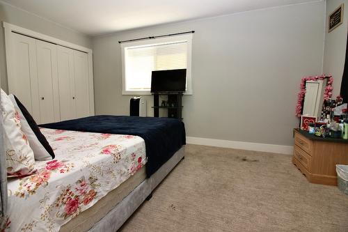 1480 Inkar Road, Kelowna, BC - Indoor Photo Showing Bedroom