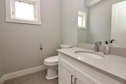 1480 Inkar Road, Kelowna, BC - Indoor Photo Showing Bathroom