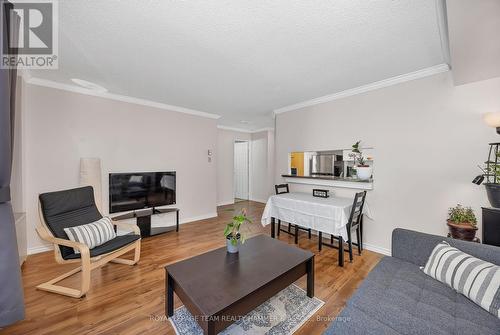 1701 - 199 Kent Street, Ottawa, ON - Indoor Photo Showing Living Room