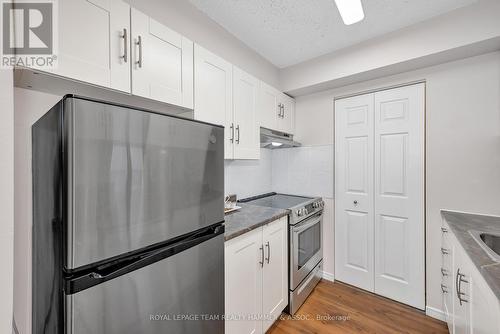 1701 - 199 Kent Street, Ottawa, ON - Indoor Photo Showing Kitchen