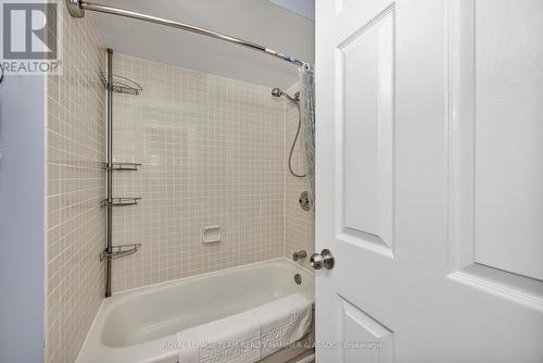 1701 - 199 Kent Street, Ottawa, ON - Indoor Photo Showing Bathroom