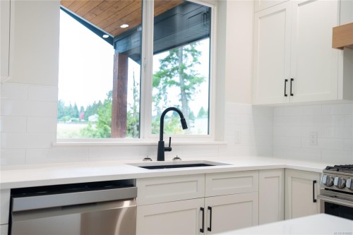 1944 Woobank Rd, Nanaimo, BC 