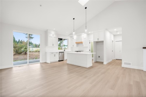 1944 Woobank Rd, Nanaimo, BC 