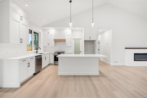 1944 Woobank Rd, Nanaimo, BC 