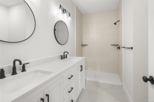 1944 Woobank Rd, Nanaimo, BC 