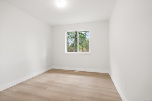 1944 Woobank Rd, Nanaimo, BC 