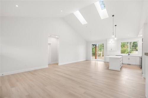 1944 Woobank Rd, Nanaimo, BC 