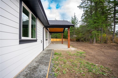 1944 Woobank Rd, Nanaimo, BC 