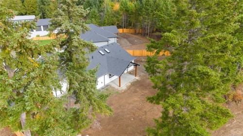 1944 Woobank Rd, Nanaimo, BC 