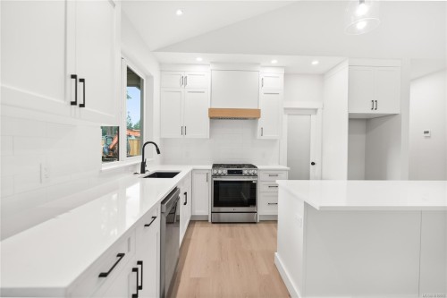 1944 Woobank Rd, Nanaimo, BC 