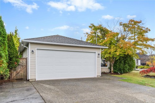 780 Humphrey Rd, Parksville, BC 