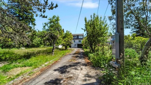 304 Bessborough Ave, View Royal, BC 