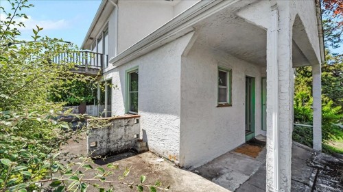 304 Bessborough Ave, View Royal, BC 