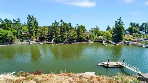 304 Bessborough Ave, View Royal, BC 