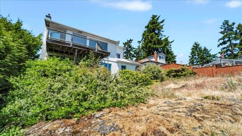 304 Bessborough Ave, View Royal, BC 