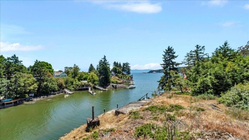 304 Bessborough Ave, View Royal, BC 