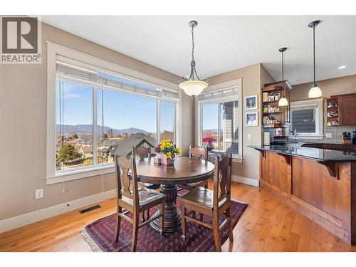 5450 South Perimeter Way, Kelowna, BC - Indoor Photo Showing Dining Room