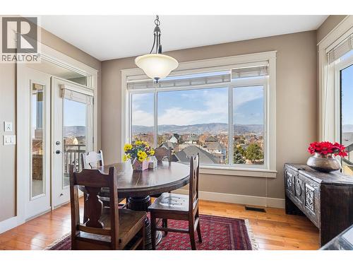 5450 South Perimeter Way, Kelowna, BC - Indoor Photo Showing Dining Room