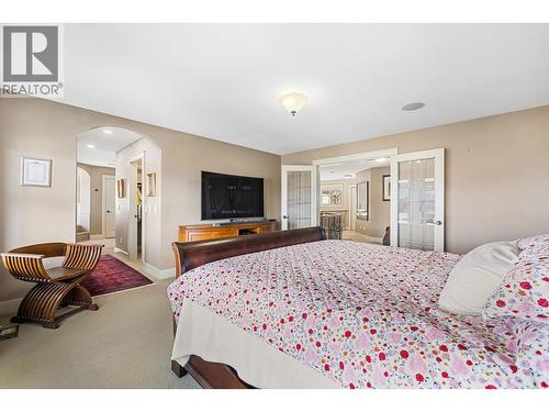 5450 South Perimeter Way, Kelowna, BC - Indoor Photo Showing Bedroom
